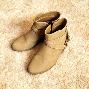 Authentic American Heritage size 3 girls tan boots